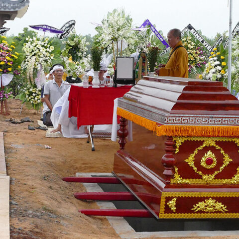 Chôn cất tại Vĩnh Hằng Long Thành